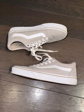 ⭐️New Vans Khaki Low-Top Sneakers with White Side Stripe size 6 Women’s